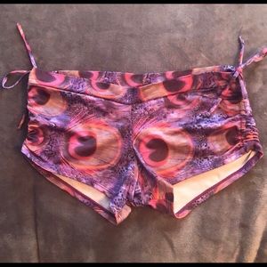 Onzie side string shorts